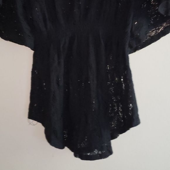 𝅺forever 21 Lace Butterfly Sleeve Black Top - Picture 3 of 6